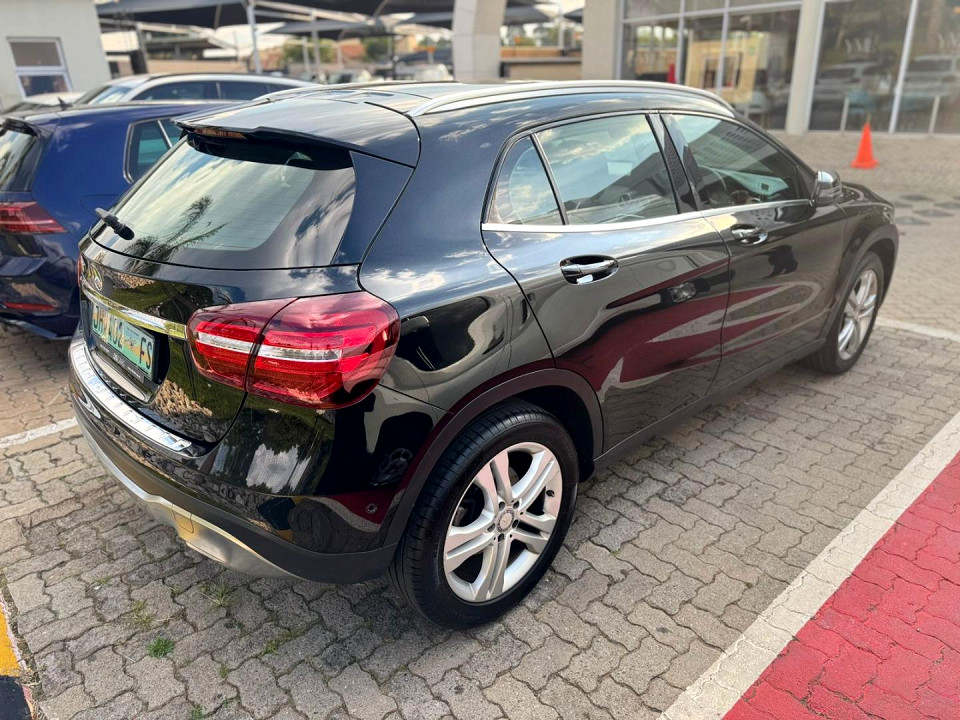 MERCEDES-BENZ GLA 200 A/T, image 2