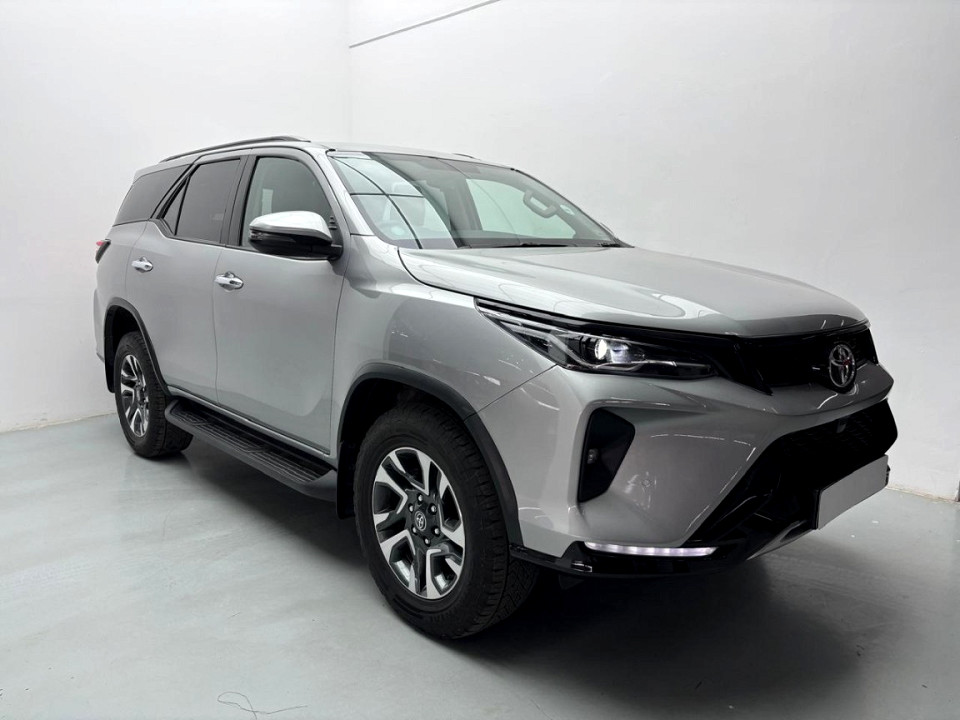 TOYOTA  FORTUNER 2.4GD-6 R/B A/T, image 1