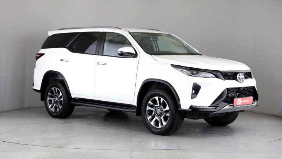 TOYOTA  FORTUNER 2.4GD-6 R/B A/T, image 1