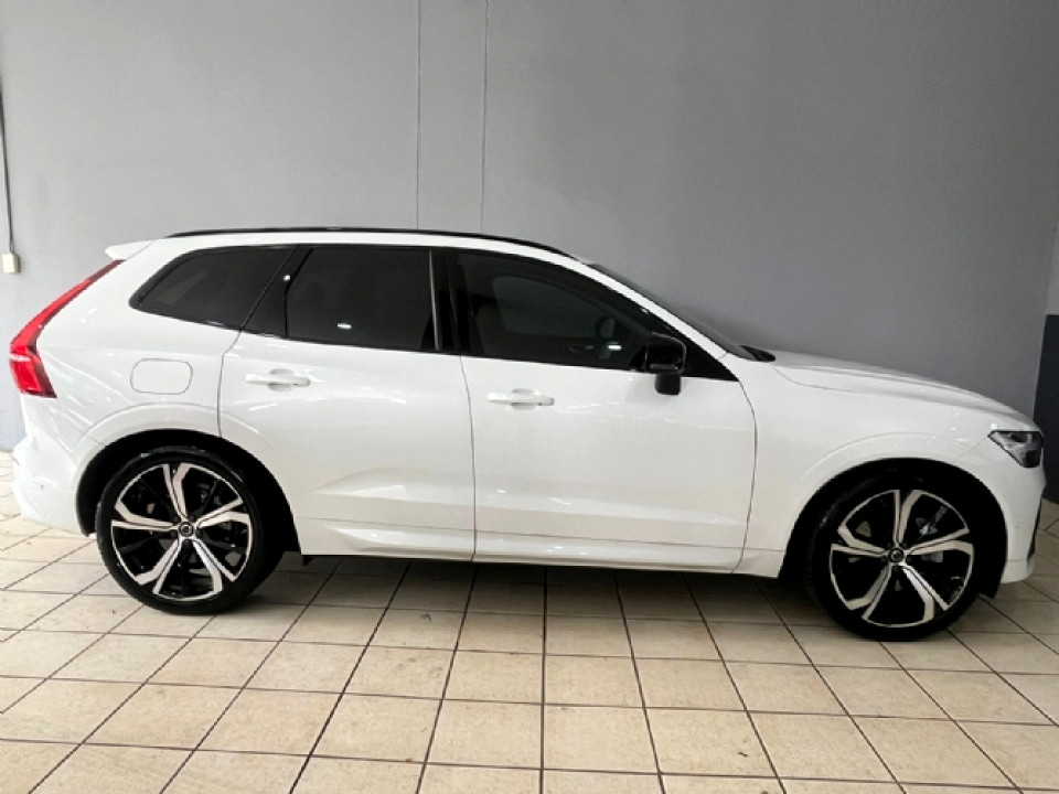 VOLVO XC60 B5 ULTIMATE DARK GEARTRONIC AWD, image 2