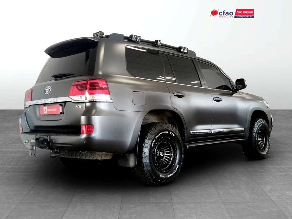 Toyota Land Cruiser 200 4.5D-4D V8 VX-R, image 2