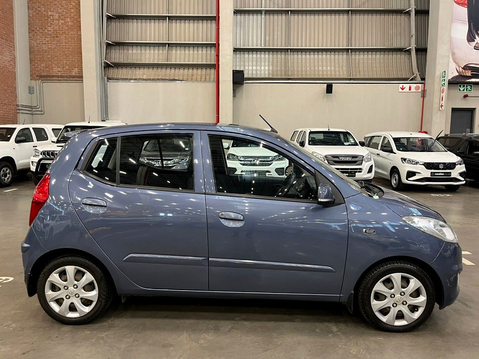 HYUNDAI i10 1.1 GLS/MOTION, image 2