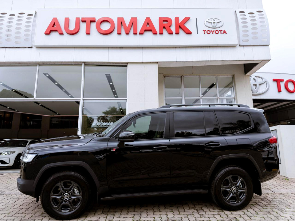 TOYOTA LANDCRUISER 300 V6 3.3D GR-S, image 1