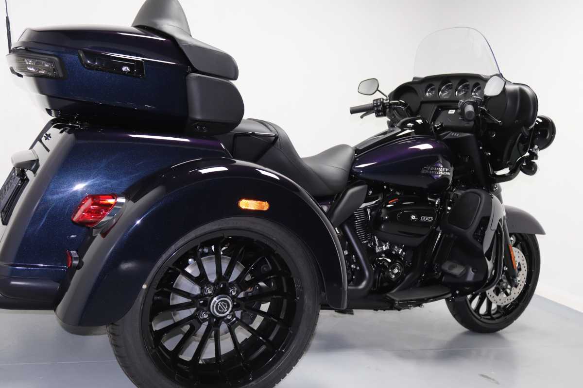 HARLEY DAVIDSON TRI GLIDE ULTRA 114, image 2