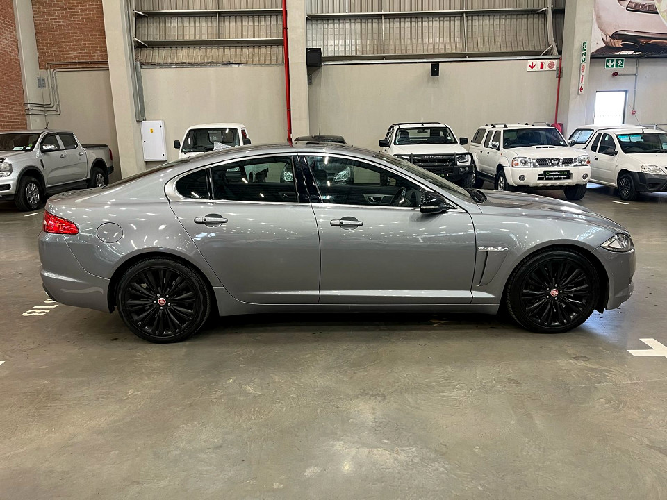 Jaguar XF 3.0D S Premium Luxury, image 2