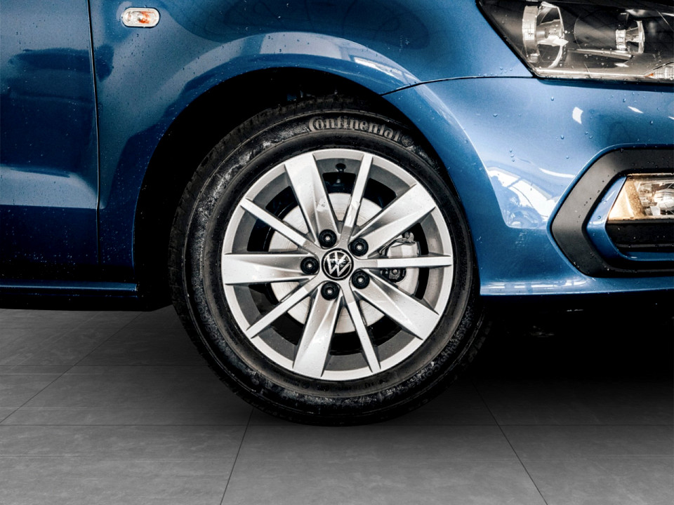 VOLKSWAGEN POLO VIVO 1.4 (5DR), image 2