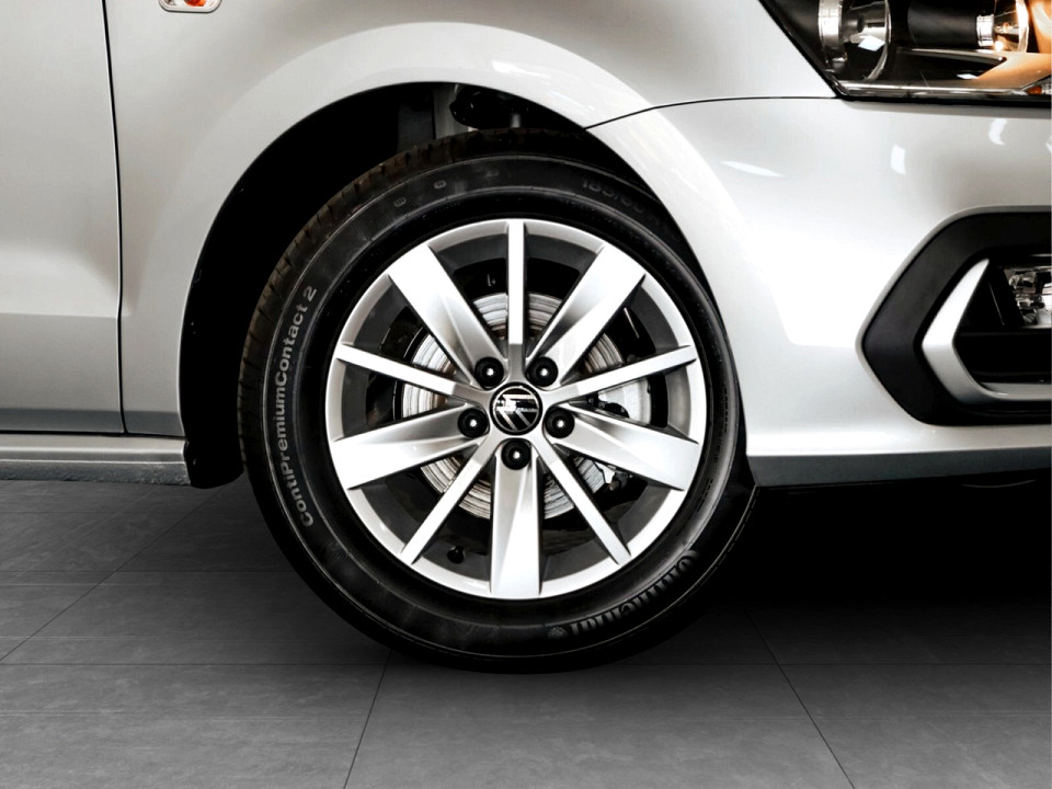 VOLKSWAGEN POLO VIVO 1.4 (5DR), image 2