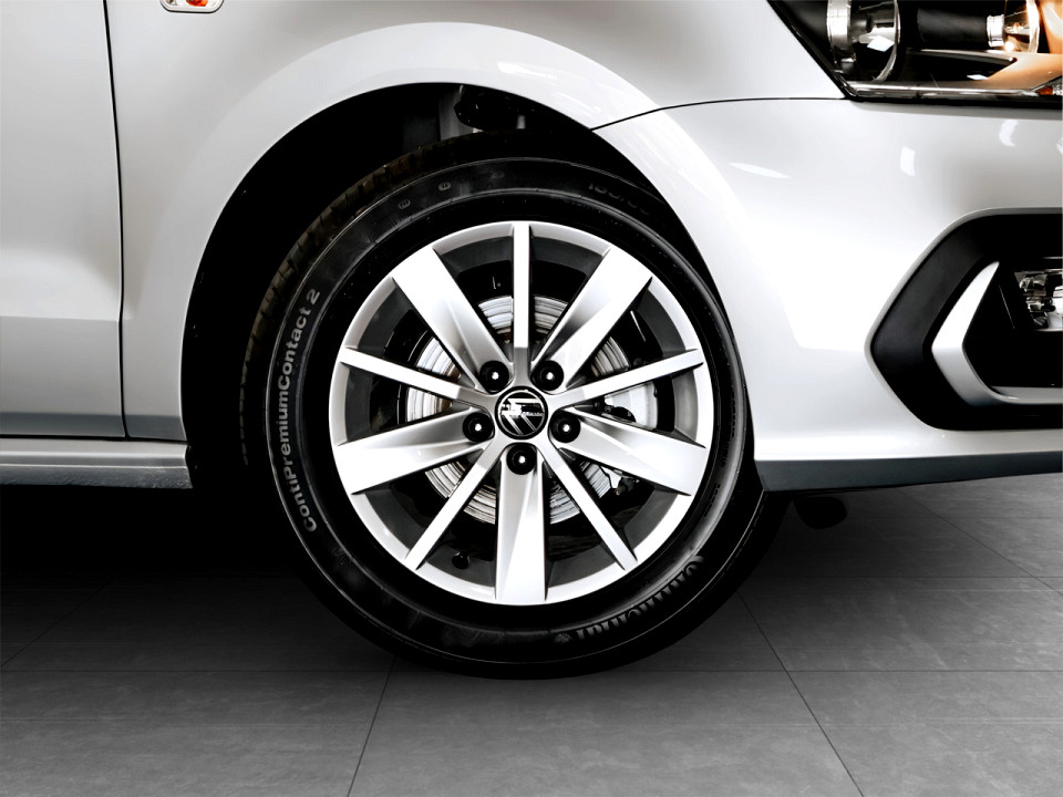 VOLKSWAGEN POLO VIVO 1.4 (5DR), image 2