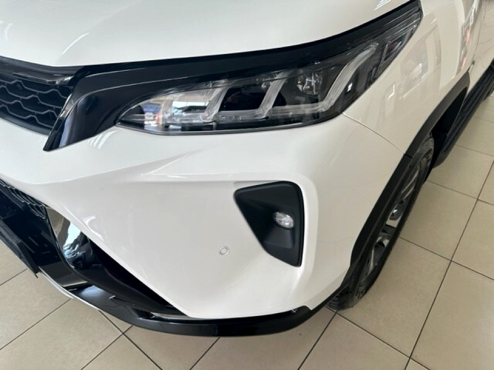 TOYOTA FORTUNER 2.8GD-6 4X4 A/T, image 2