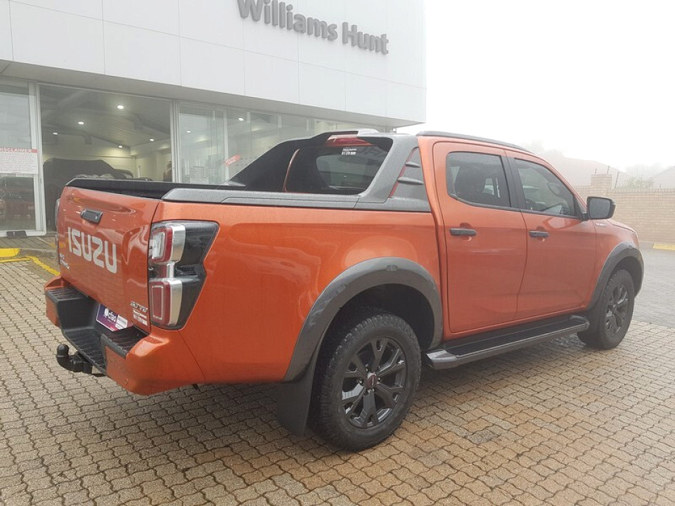 ISUZU D-MAX 3.0 Ddi V-CROSS HR A/T D/C P/U, image 2