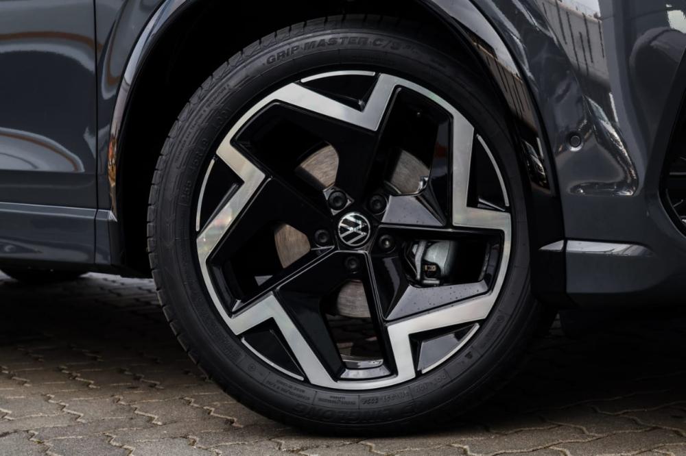 Volkswagen Tiguan R-Line 1.4 TSI 110 kW DSG, image 2