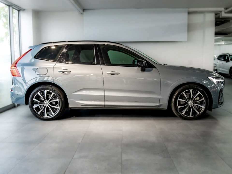 VOLVO XC60 B5 R-DESIGN GEARTRONIC AWD, image 2