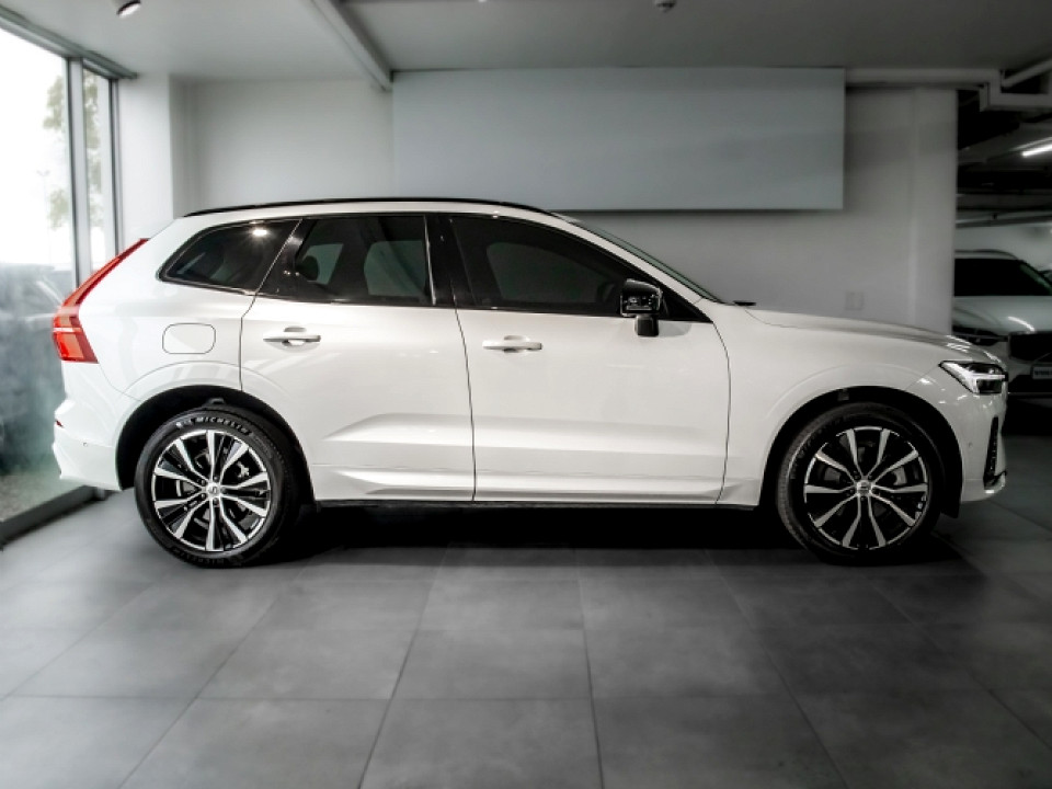VOLVO XC60 B5 R-DESIGN GEARTRONIC AWD, image 2
