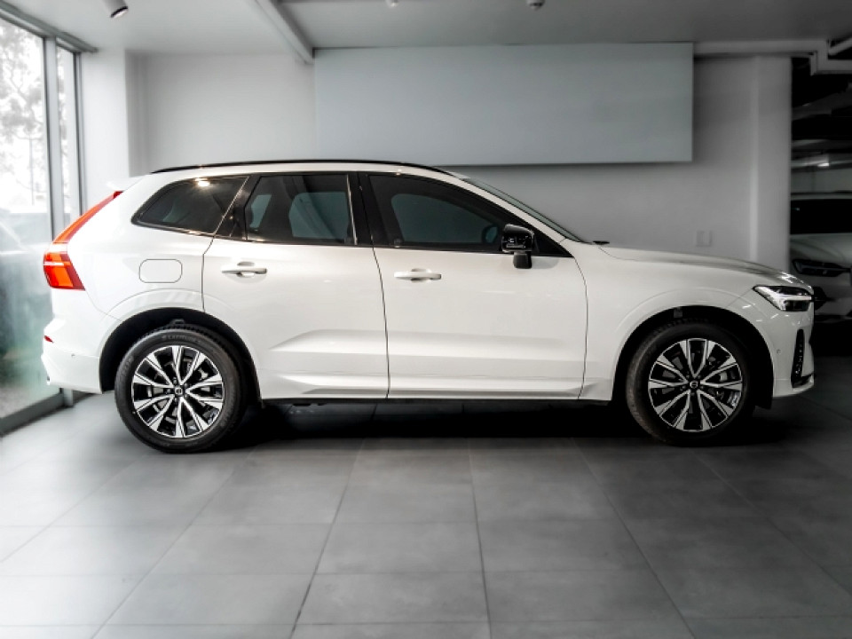 VOLVO XC60 B5 R-DESIGN GEARTRONIC AWD, image 2