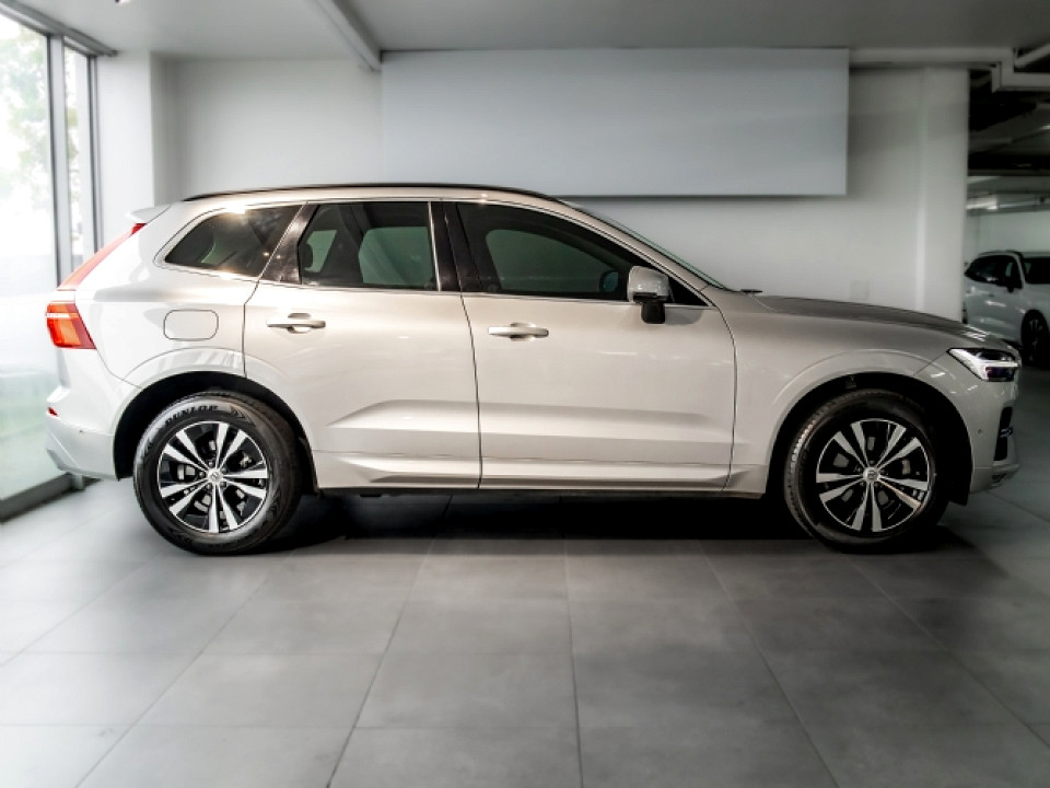 VOLVO XC60 B5 MOMENTUM GEARTRONIC AWD, image 2