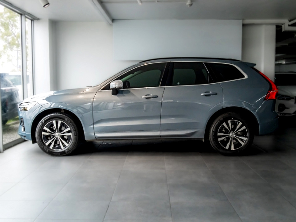 VOLVO XC60 B5 MOMENTUM GEARTRONIC AWD, image 2