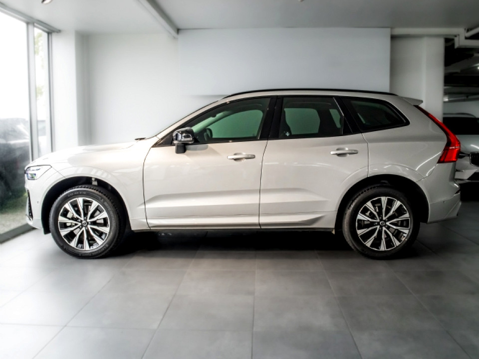 VOLVO XC60 B5 R-DESIGN GEARTRONIC AWD, image 2