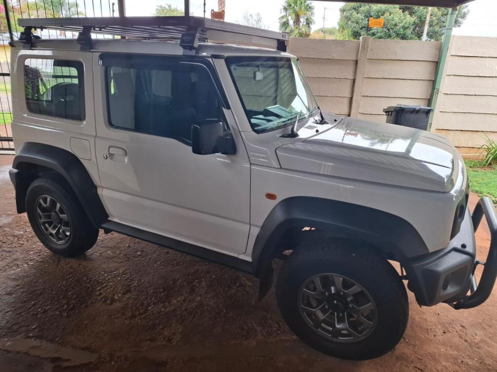 Suzuki Jimny 1.5 GLX, image 2