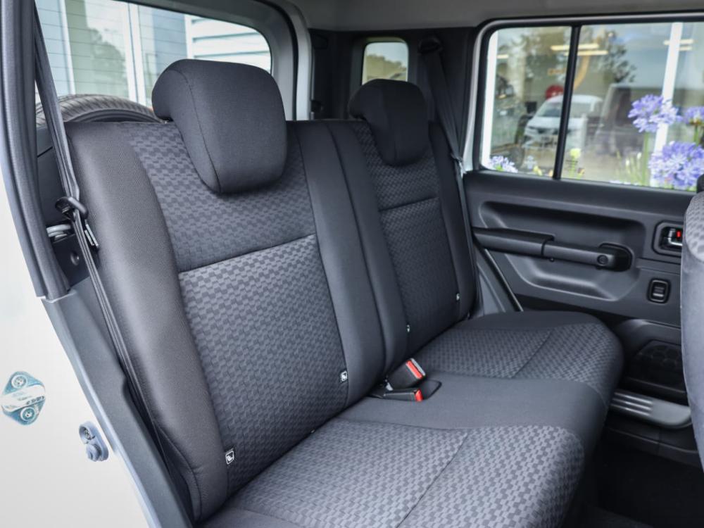 Suzuki Jimny 1.5 GLX 5Dr, image 1