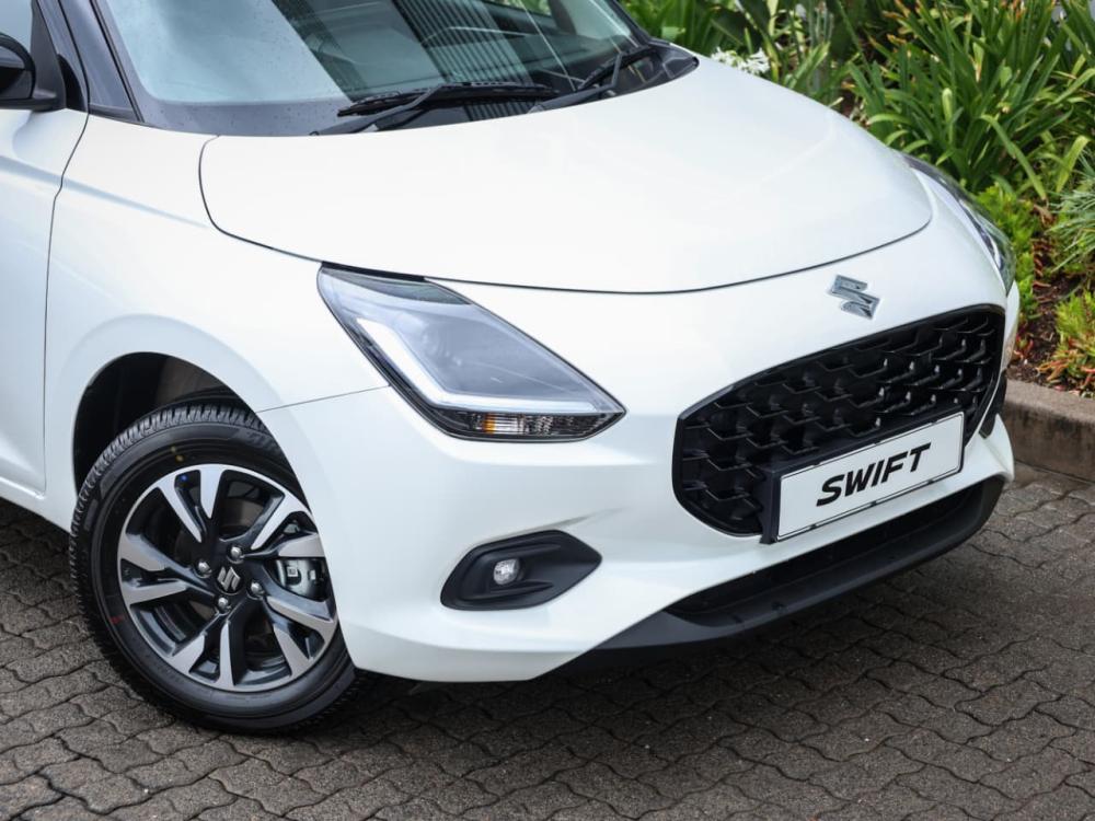 Suzuki Swift 1.2 GLX MT, image 2
