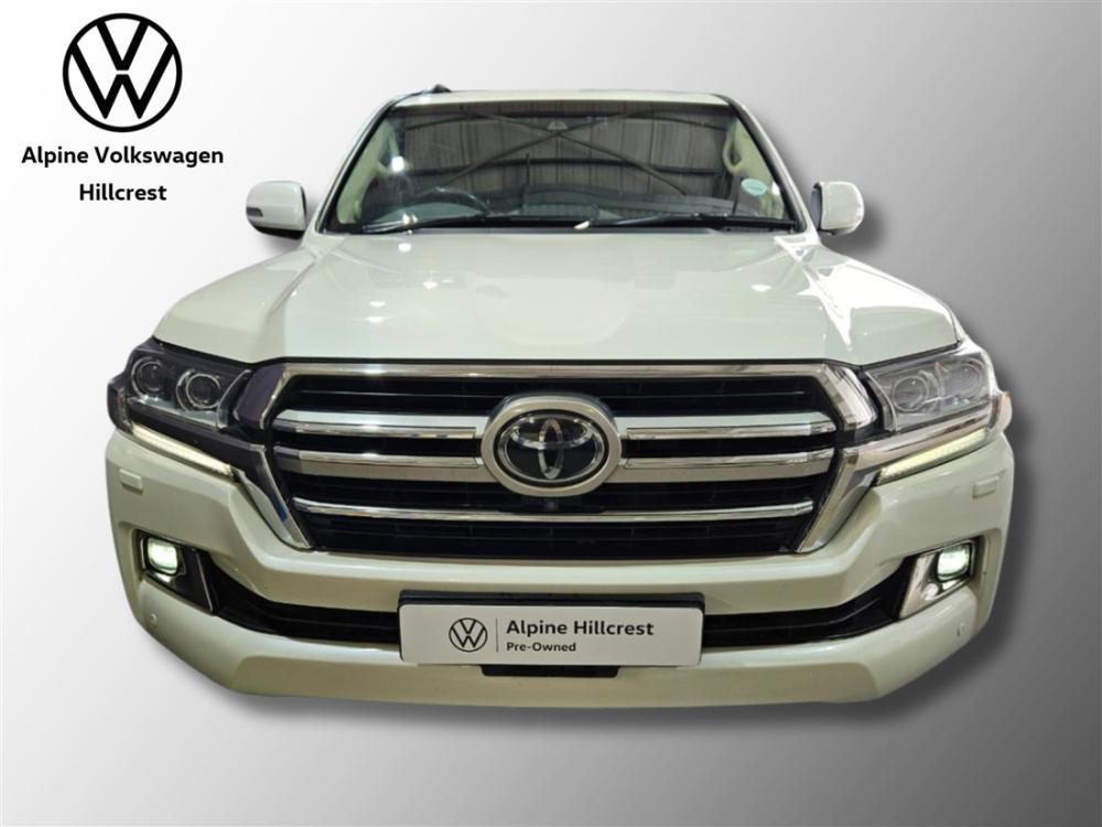 Toyota Land Cruiser 200 4.5D-4D V8 VX-R, image 2