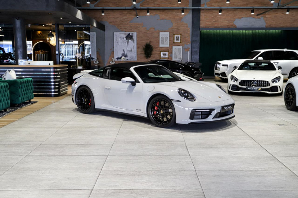 PORSCHE 911 TARGA 4 GTS