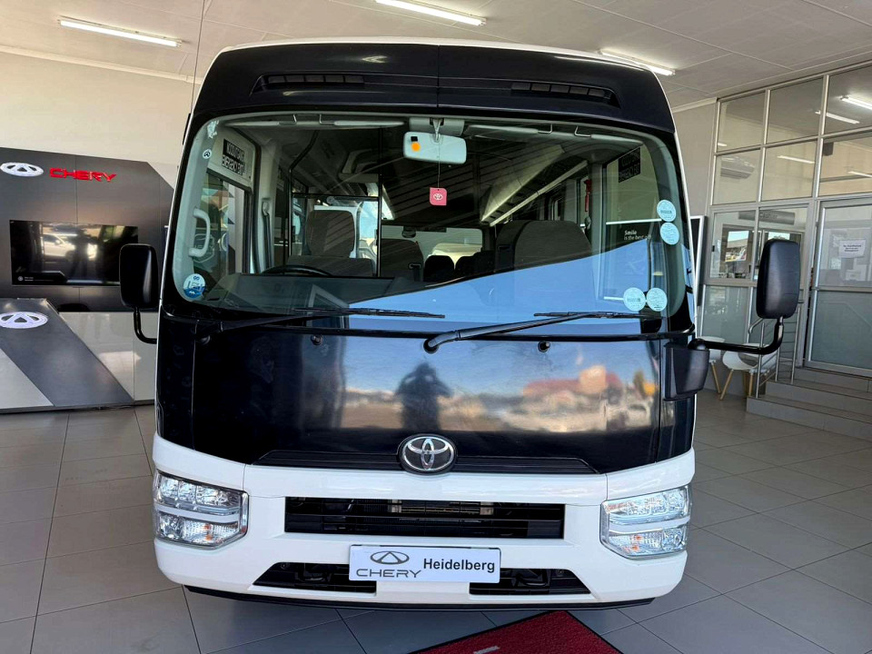 TOYOTA COASTER 2.8D GL A/T 23 SEATER B/S, image 2