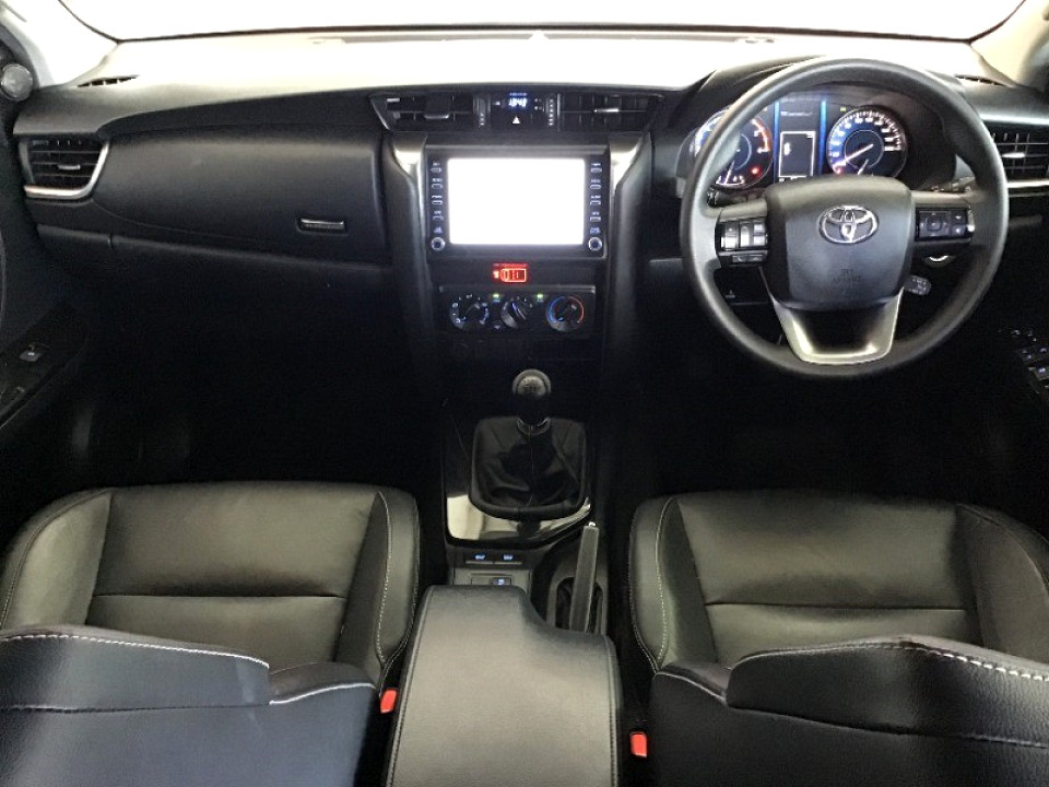 TOYOTA FORTUNER 2.4GD-6 R/B, image 2