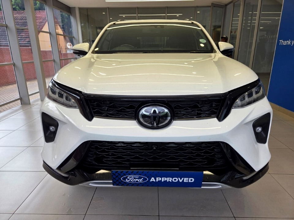 TOYOTA FORTUNER 2.8GD-6 VX A/T, image 2