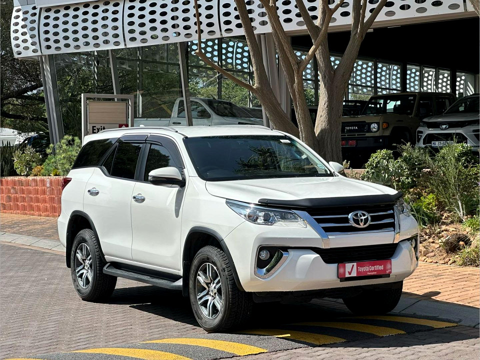 TOYOTA FORTUNER 2.4GD-6 R/B A/T, image 2
