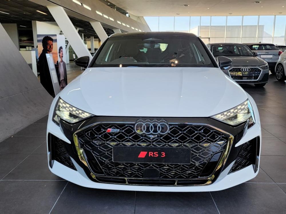 Audi RS3 Sportback Carbon Edition TFSI quattro S tronic, image 2
