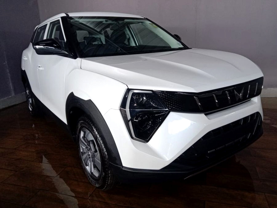 MAHINDRA XUV3XO 1.2T MX3 A/T, image 1