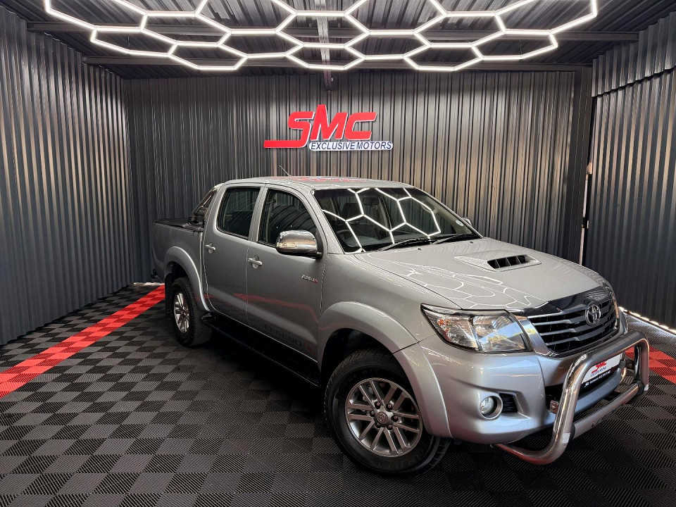 TOYOTA HILUX 3.0 D-4D LEGEND 45 4X4 P/U D/C, image 2