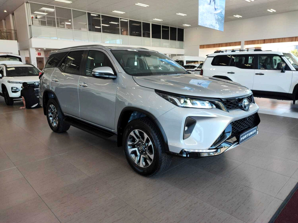 TOYOTA FORTUNER 2.8GD-6 VX A/T, image 1