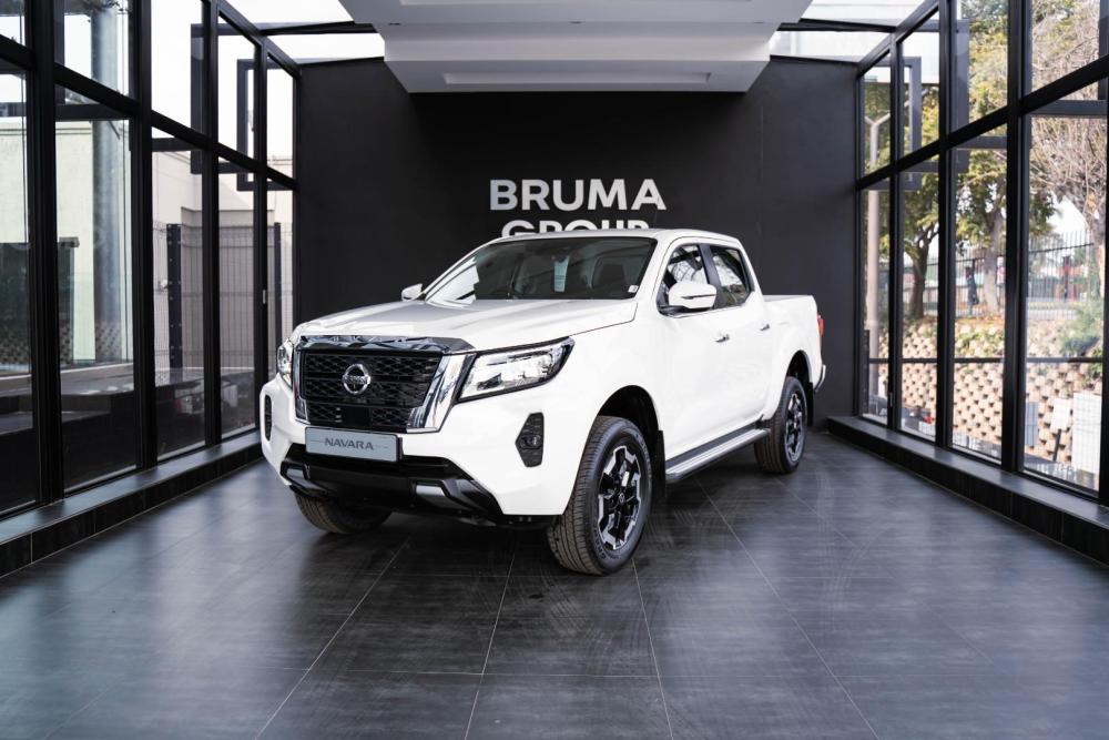 Nissan Navara 2.5 DDTi LE 4X2 AT D/C P/U, image 1