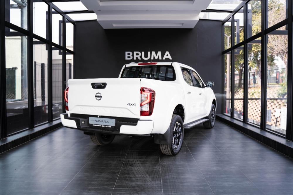 Nissan Navara 2.5 DDTi LE 4X4 AT D/C P/U, image 2