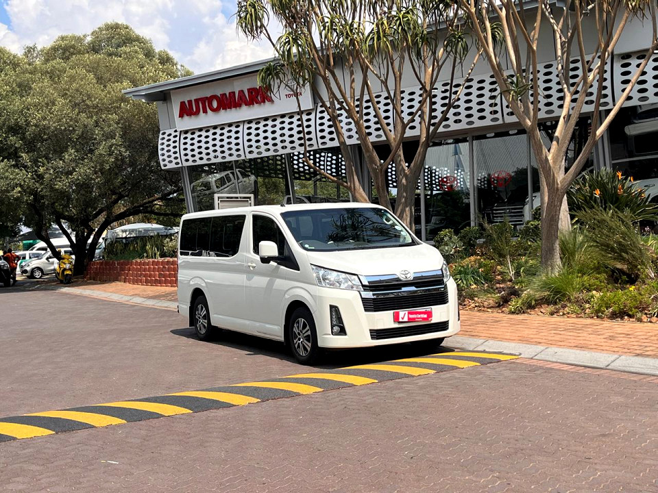 TOYOTA QUANTUM 2.8 GL 11 SEAT, image 1