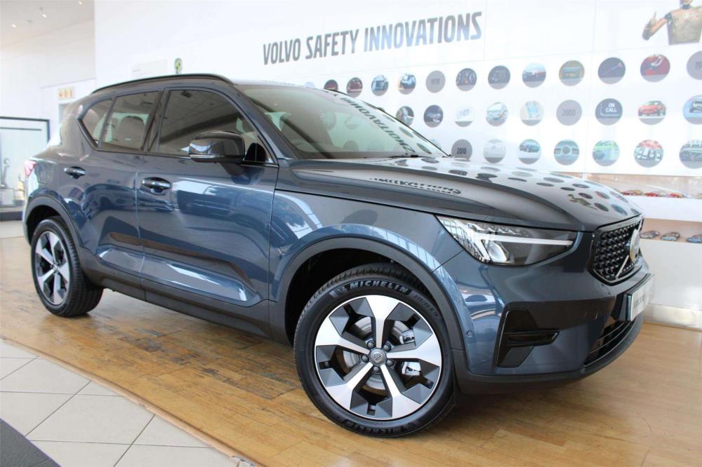 Volvo XC40 B4 Plus Dark Geartronic (Mild Hybrid), image 1