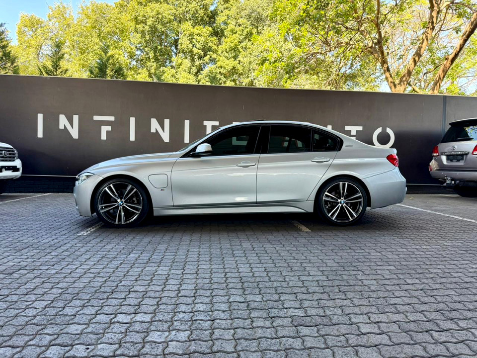 BMW 330e EDITION M SPORT SHADOW A/T, image 2