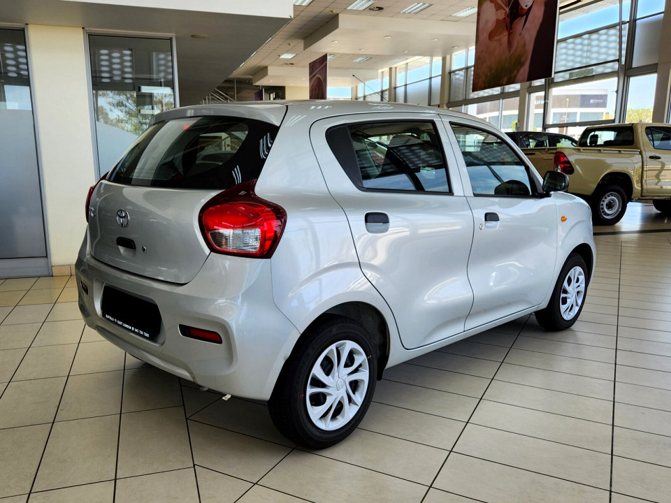 TOYOTA VITZ 1.0, image 2