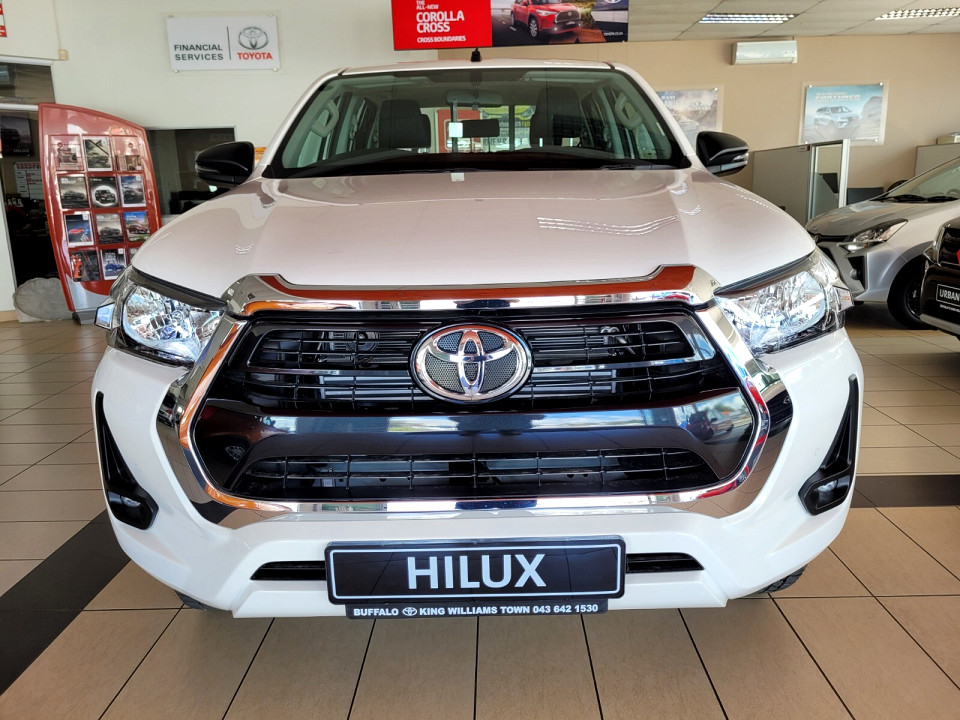 Toyota Hilux Double Cab  2.4GD6 4X4 Raider MT, image 2