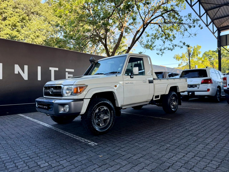 TOYOTA LAND CRUISER 79 4.5D P/U S/C, image 1