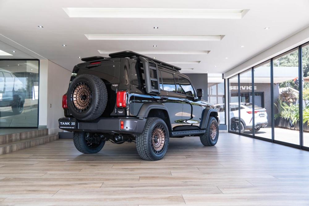 GWM TANK 300 2.4TD ULTRA LUXURY 4X4 AT, image 2