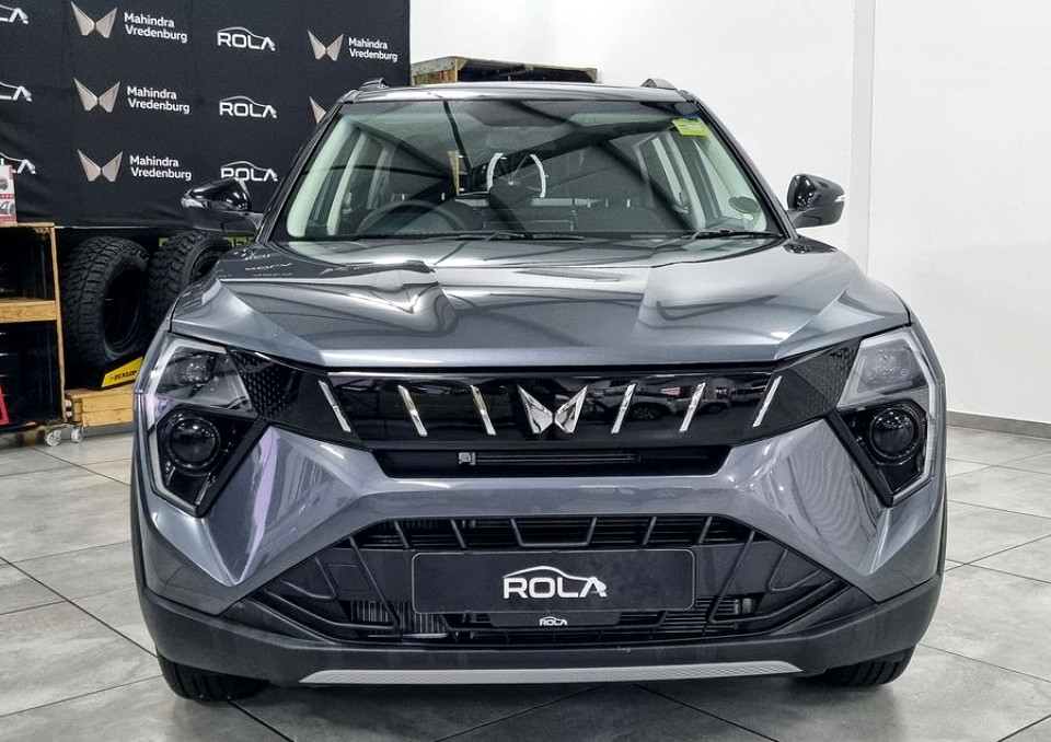 MAHINDRA XUV3XO 1.2T AX5 A/T, image 2