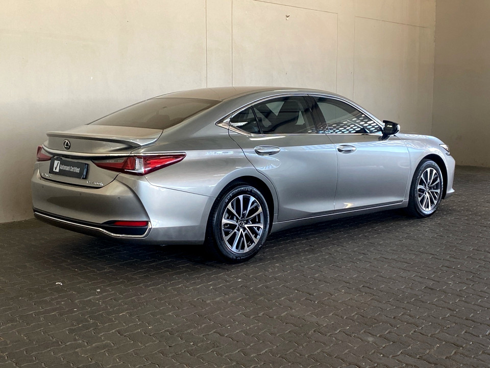 Lexus ES 300h EX, image 2