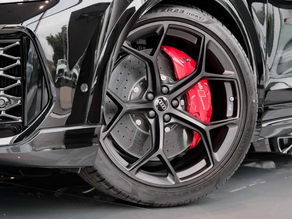 Audi RS Q8 SUV performance quattro tiptronic, image 2