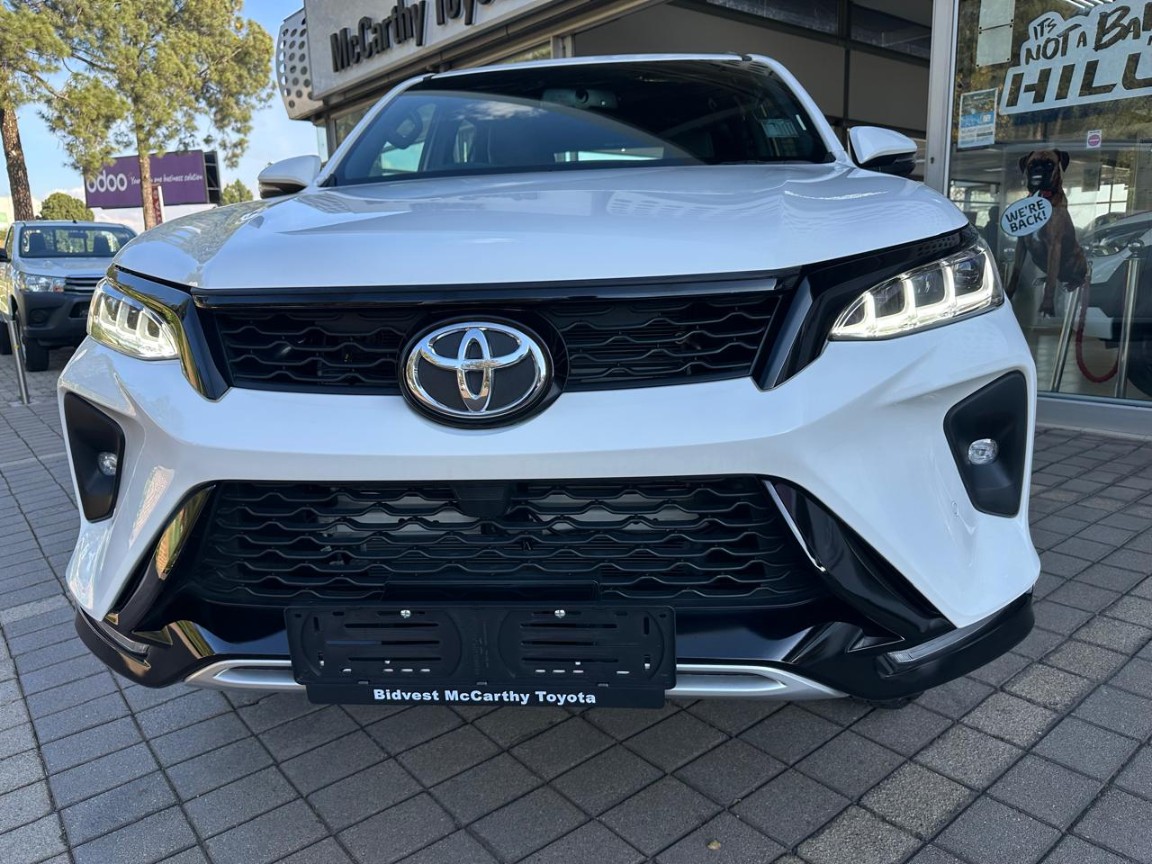 TOYOTA  FORTUNER 2.8GD-6 R/B A/T, image 2