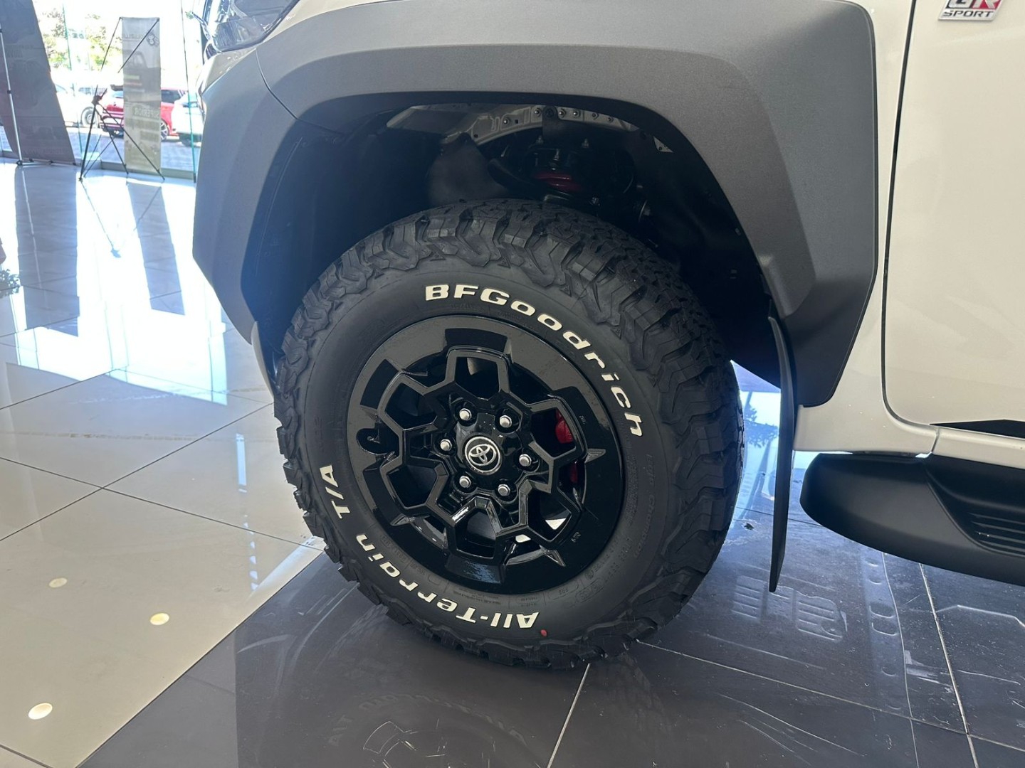 TOYOTA HILUX 2.8 GD-6 GR-S 4X4 A/T P/U D/C, image 1