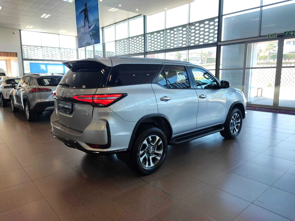 TOYOTA FORTUNER 2.4GD-6 4X4 A/T, image 2