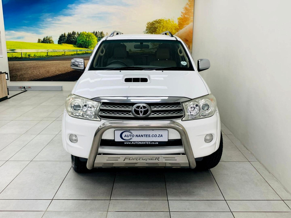 TOYOTA FORTUNER 3.0D-4D R/B, image 2